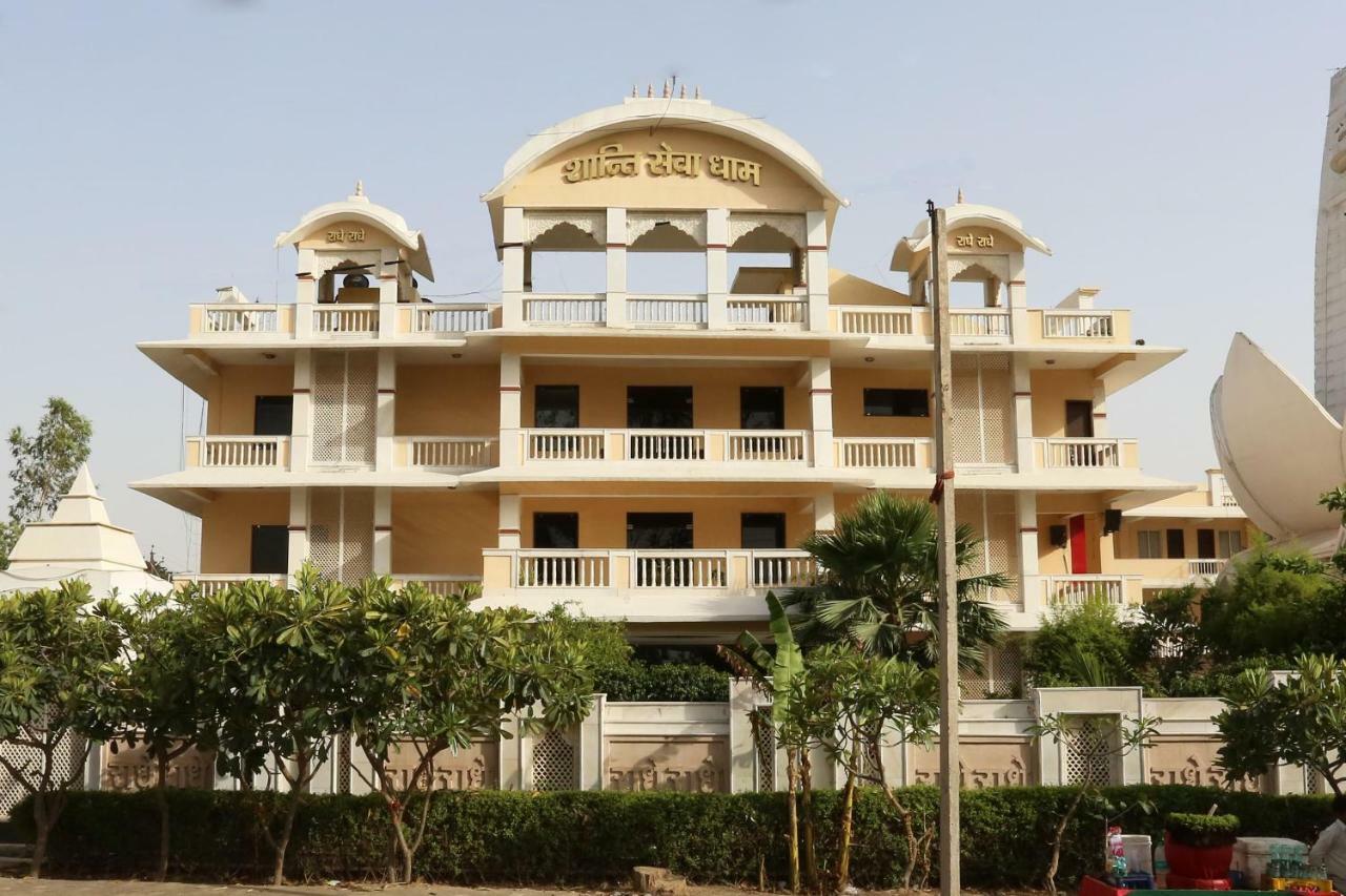 Oyo 13564 Near Prem Mandir Hotel Матура Екстериор снимка